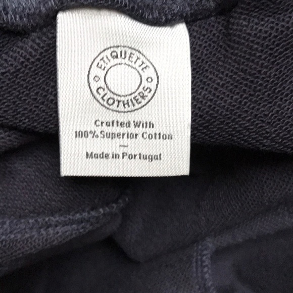 Etiquette - Picture 9 of 14